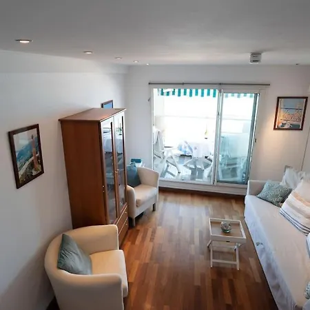 La Prom - A Two Bedroom With A Sea View Apartment *