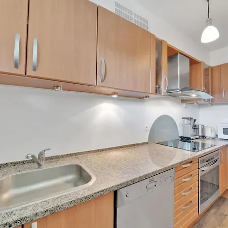 La Prom - A Two Bedroom With A Sea View *