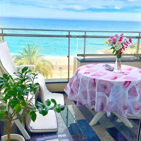 La Prom - A Two Bedroom With A Sea View *
